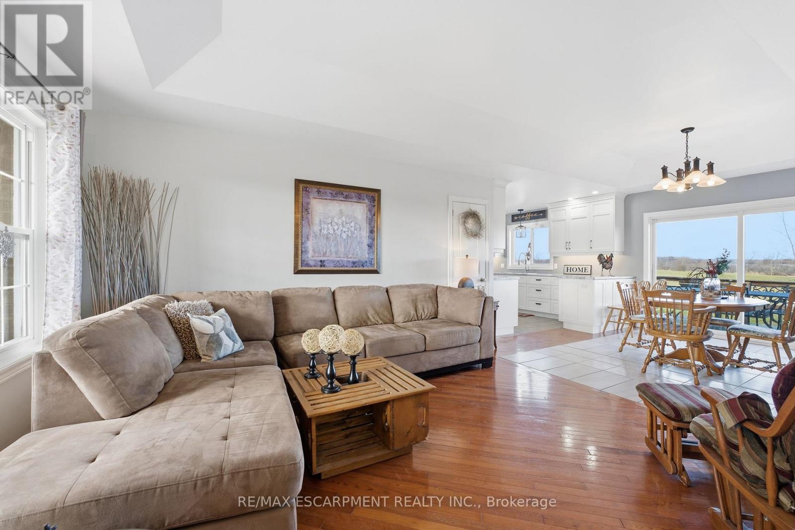 9071 North Chippawa Road, West Lincoln, Ontario  L0R 2A0 - Photo 15 - X12586410