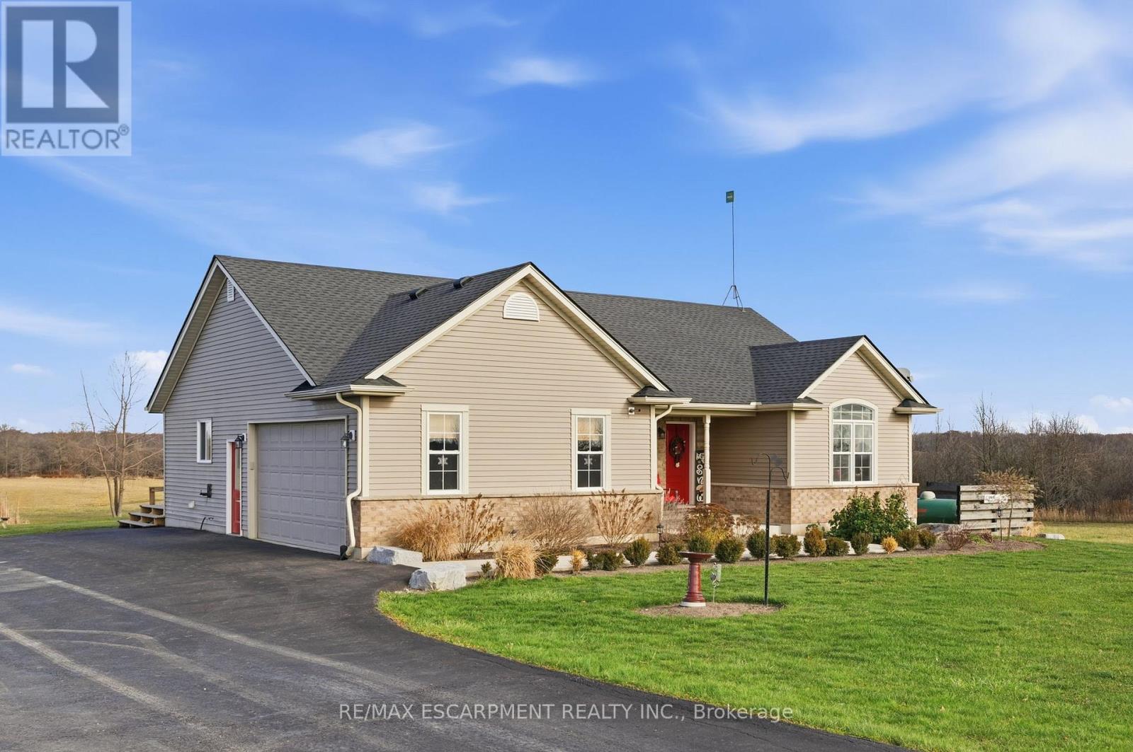 9071 North Chippawa Road, West Lincoln, Ontario  L0R 2A0 - Photo 9 - X12586410