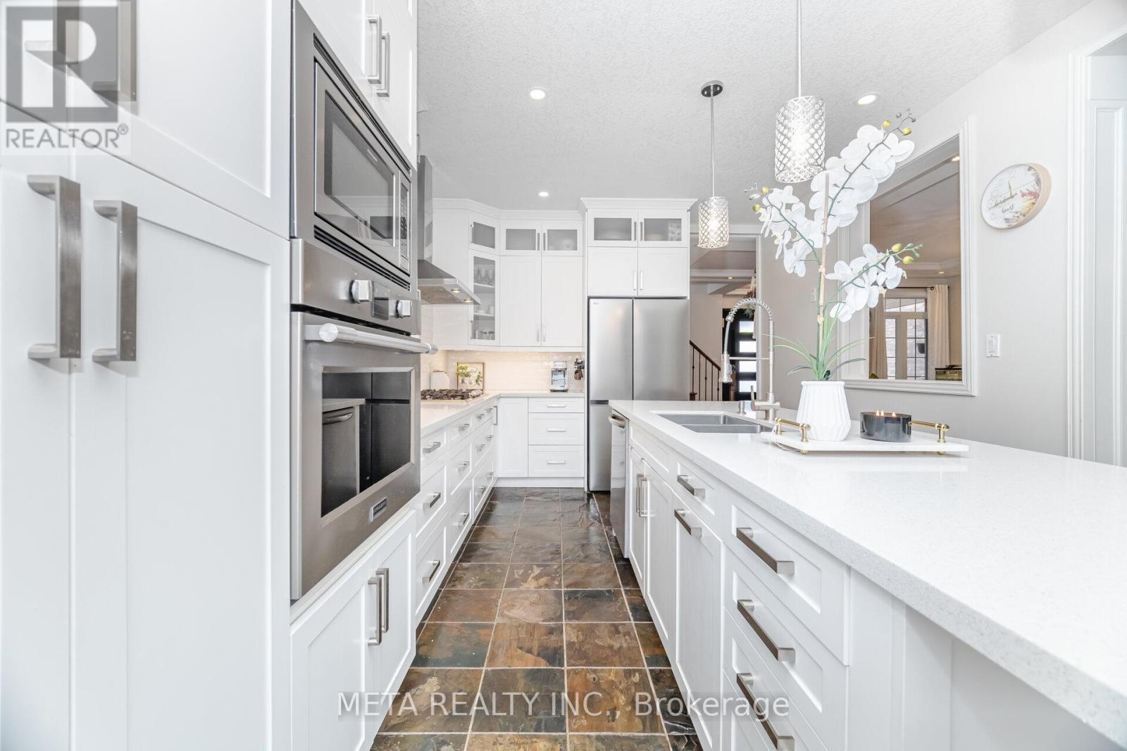 4 Popham Drive, Guelph, Ontario  N1E 0B7 - Photo 17 - X12586468