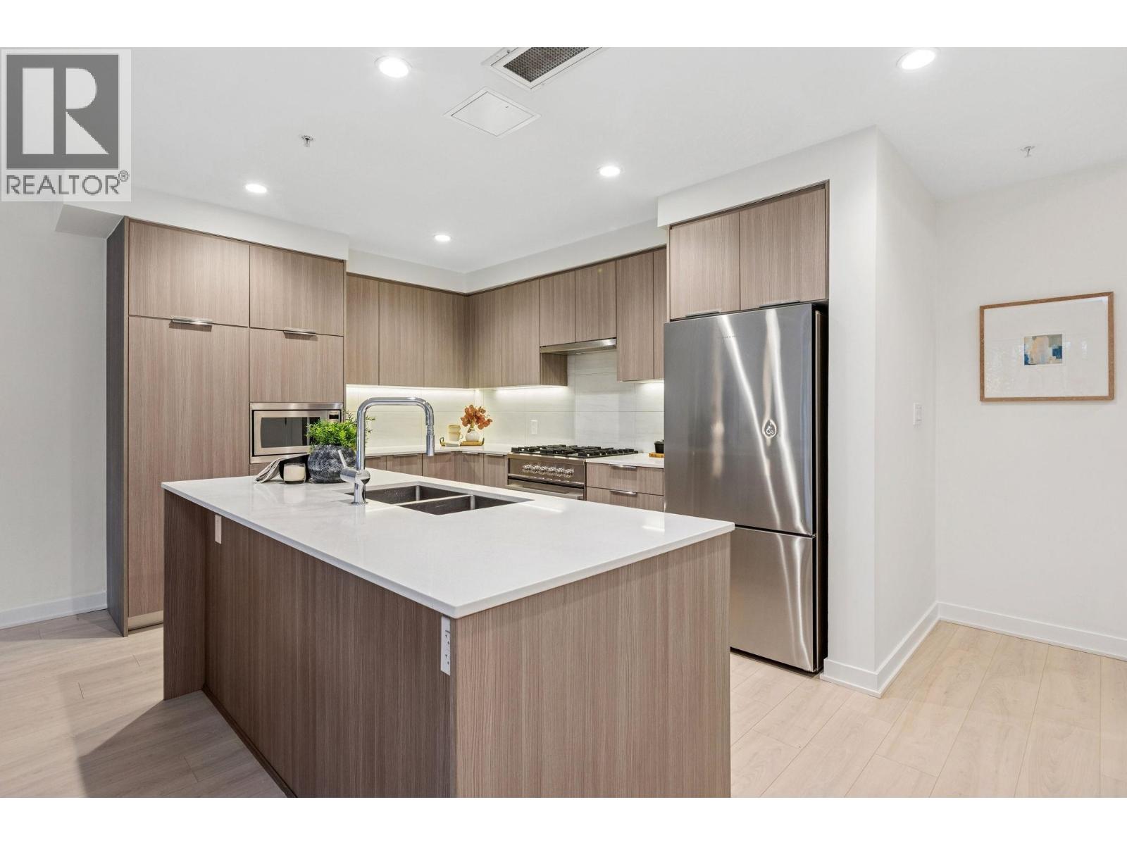 Th1431 Hunter Street, North Vancouver, British Columbia  V7J 1H3 - Photo 13 - R3070913