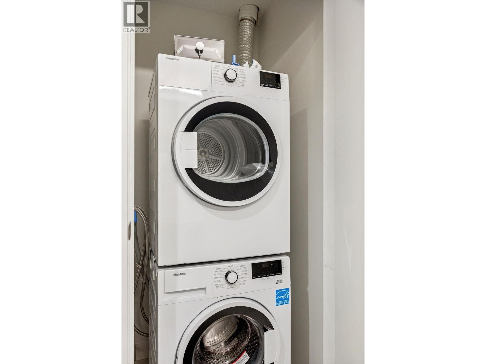 Th1431 Hunter Street, North Vancouver, British Columbia  V7J 1H3 - Photo 25 - R3070913