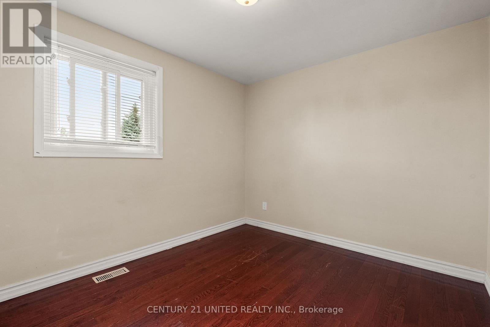 84 Goldsboro Road, Toronto, Ontario  M9L 1A7 - Photo 22 - W12478640