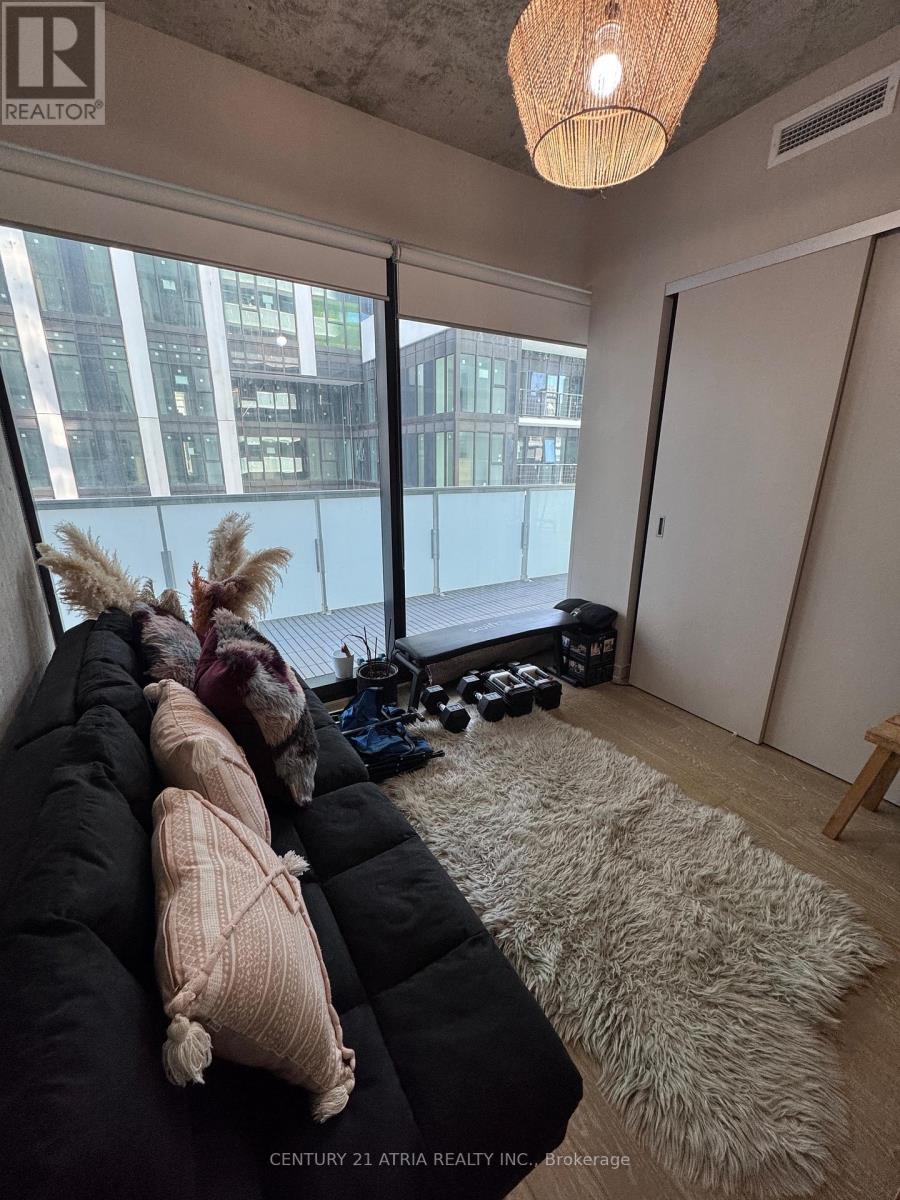 1007 - 11 Charlotte Street, Toronto, Ontario  M5V 0M6 - Photo 3 - C12586558