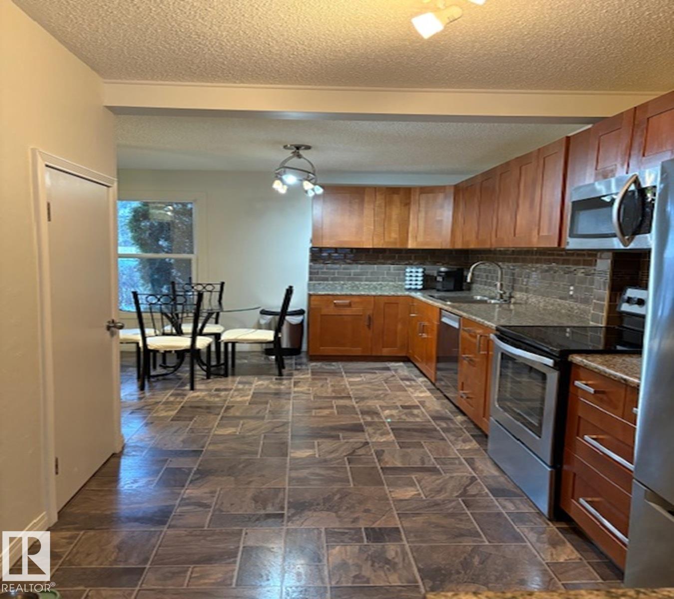 104 Greenfield Es, St. Albert, Alberta  T8N 2G2 - Photo 6 - E4466832