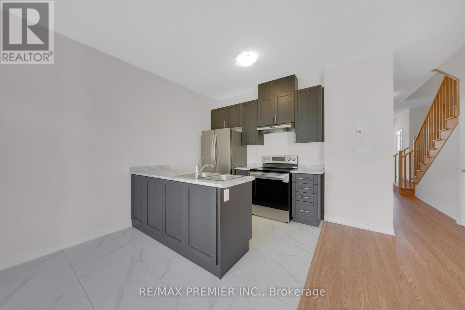 16 Prudhoe Terrace, Barrie, Ontario  L9S 2Z8 - Photo 16 - S12586520