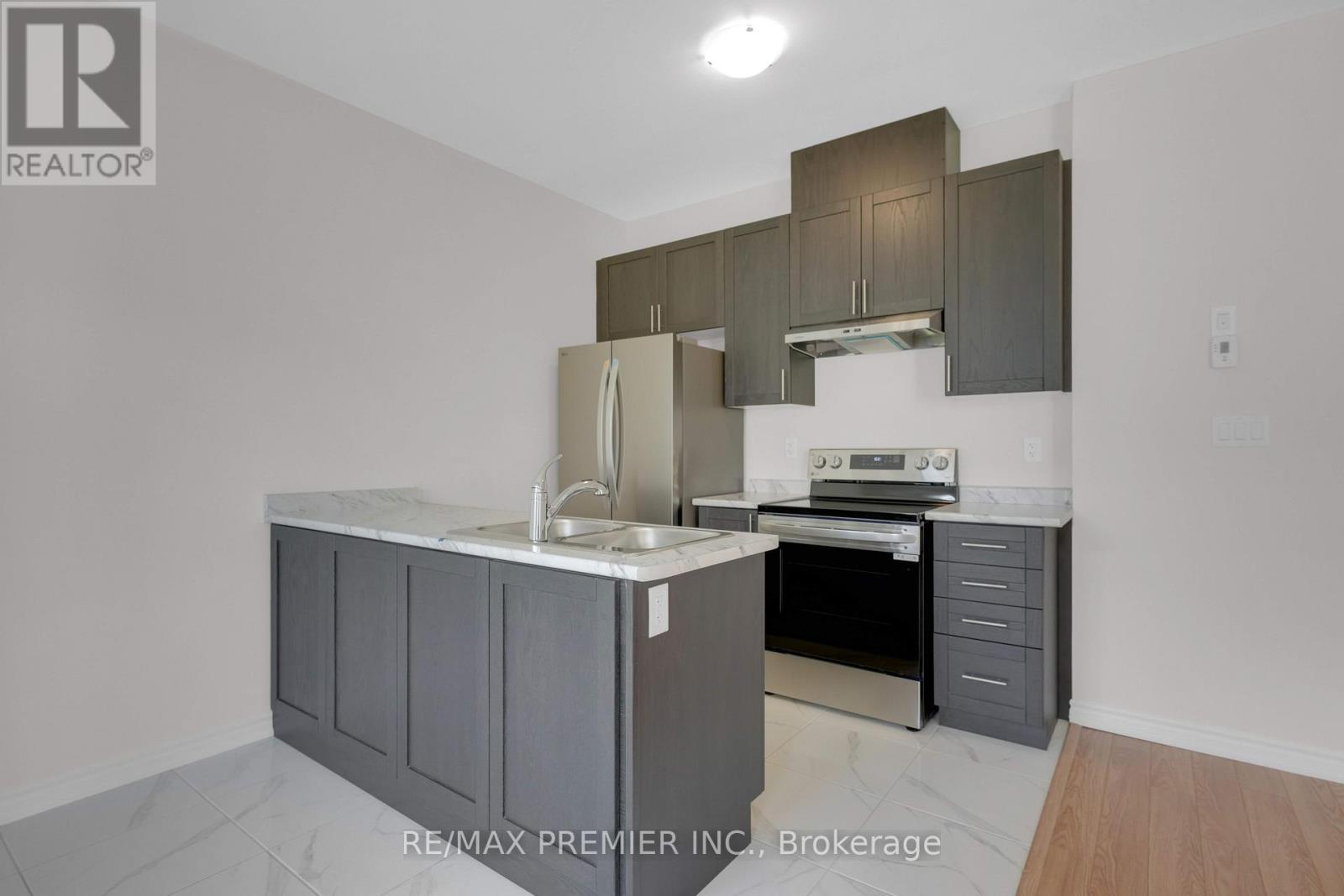 16 Prudhoe Terrace, Barrie, Ontario  L9S 2Z8 - Photo 17 - S12586520