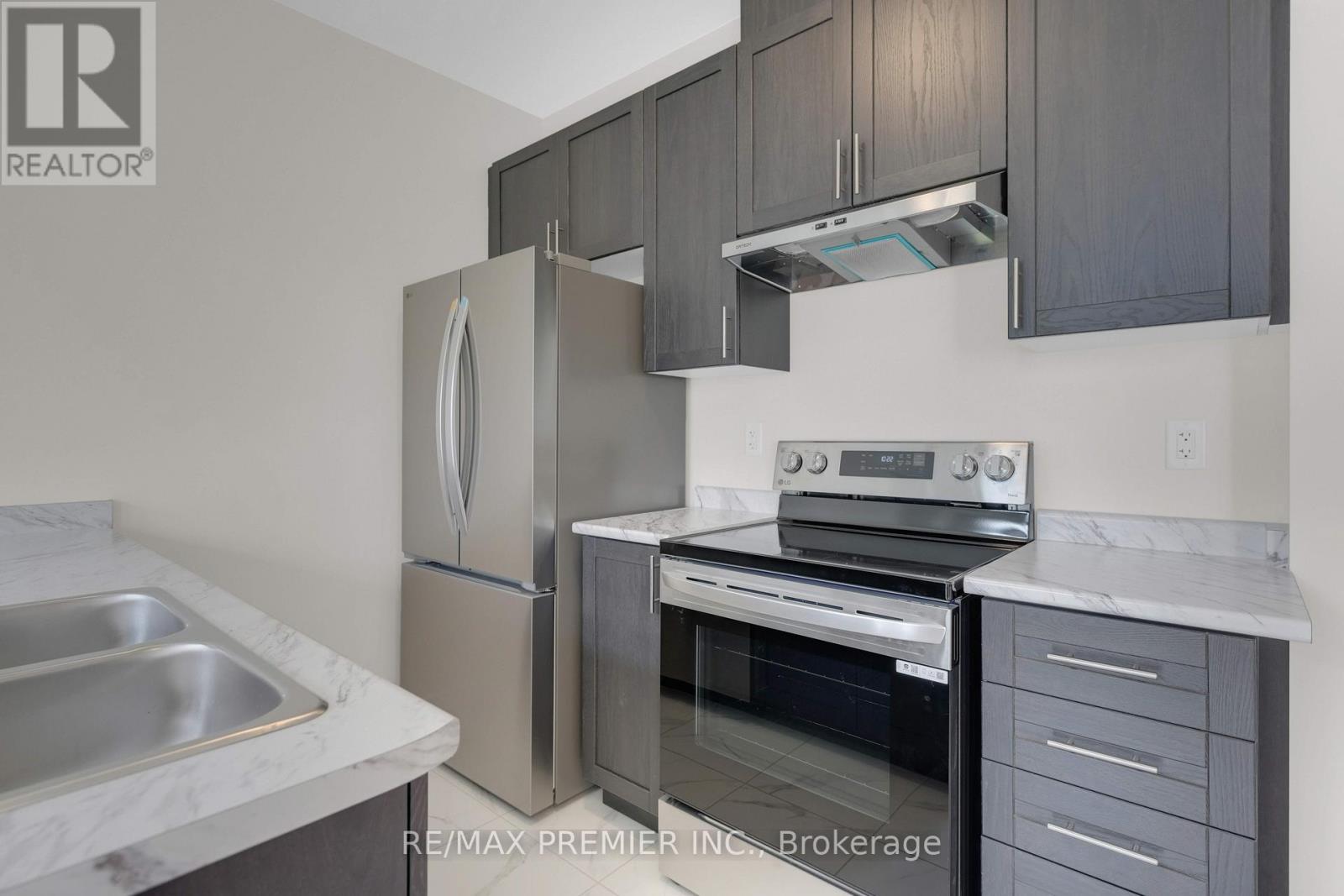 16 Prudhoe Terrace, Barrie, Ontario  L9S 2Z8 - Photo 18 - S12586520