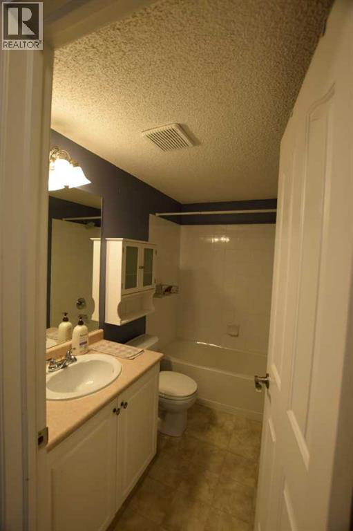 4418, 4000 Somervale Court Sw, Calgary, Alberta  T2Y 4J3 - Photo 4 - A2272261