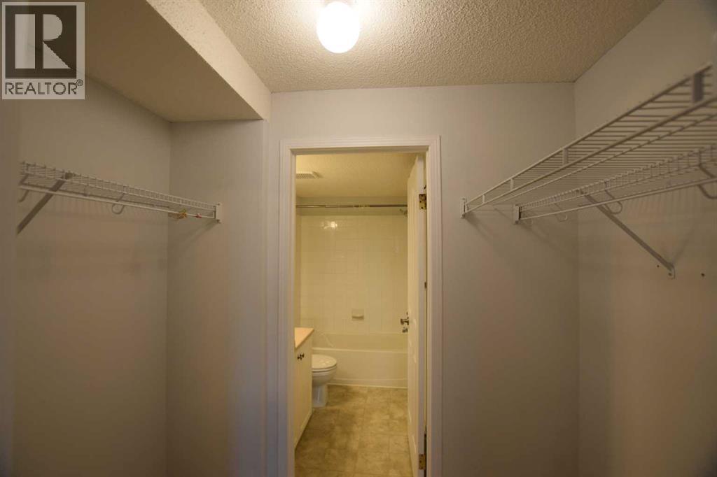 4418, 4000 Somervale Court Sw, Calgary, Alberta  T2Y 4J3 - Photo 8 - A2272261