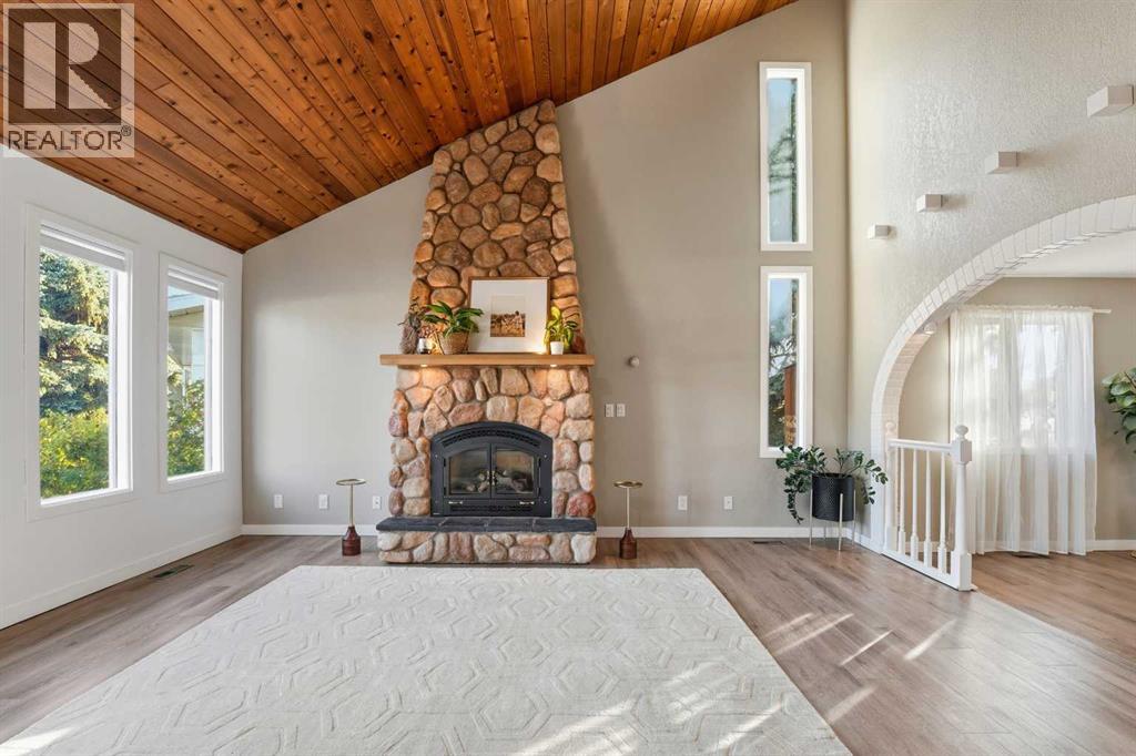 30 Comfort Close, Red Deer, Alberta  T4P 2T7 - Photo 3 - A2272224