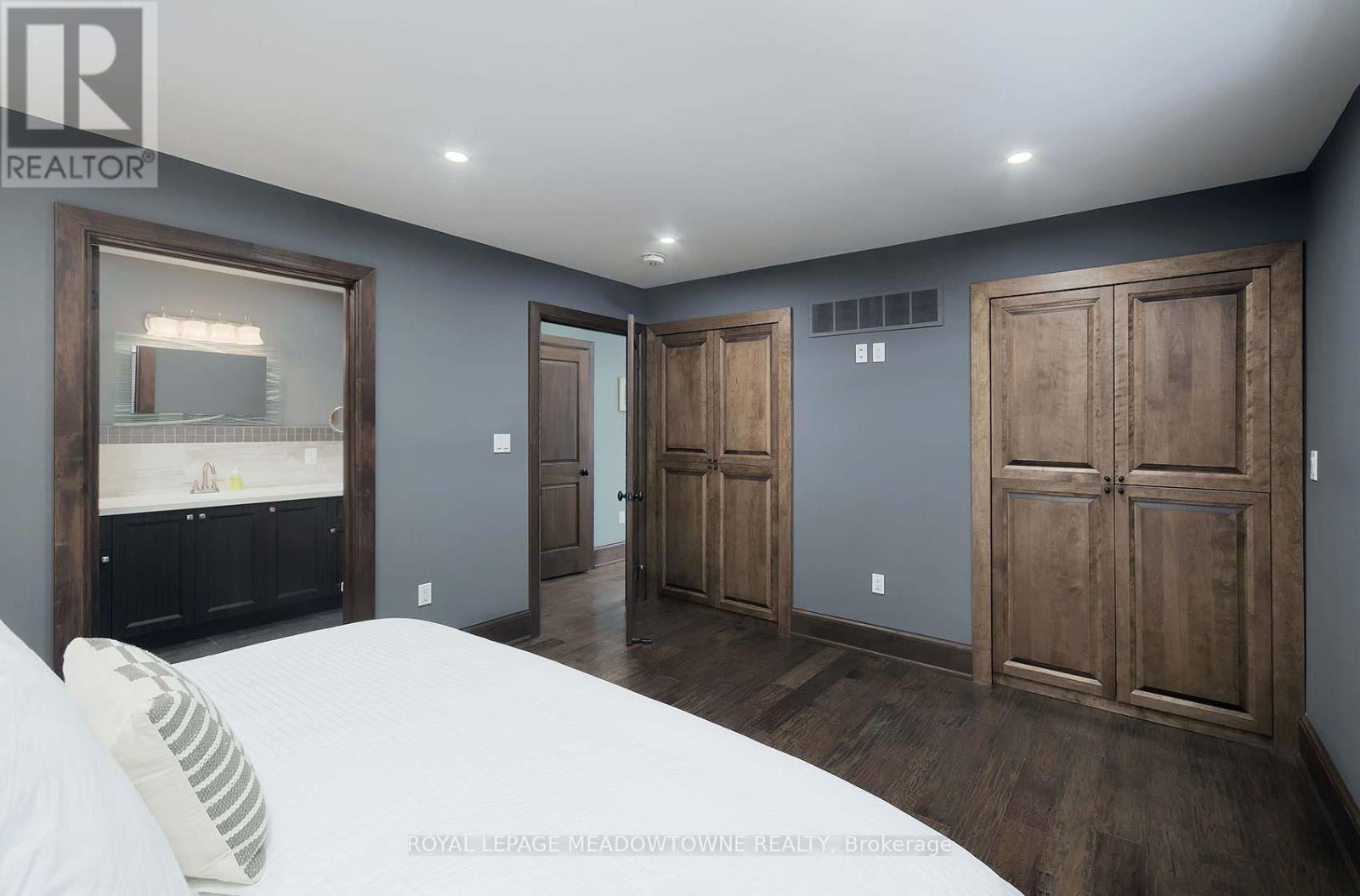 307b Queen Street S, Mississauga, Ontario  L5M 1L9 - Photo 15 - W12586524