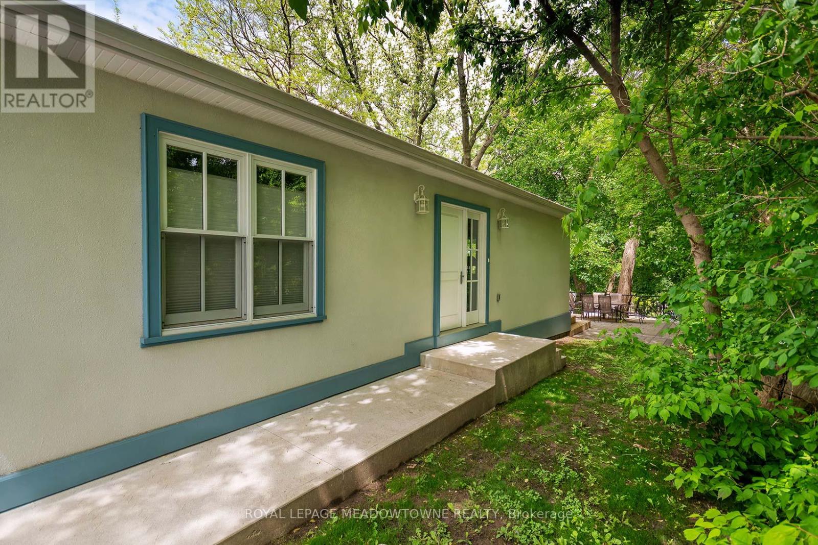 307b Queen Street S, Mississauga, Ontario  L5M 1L9 - Photo 4 - W12586524