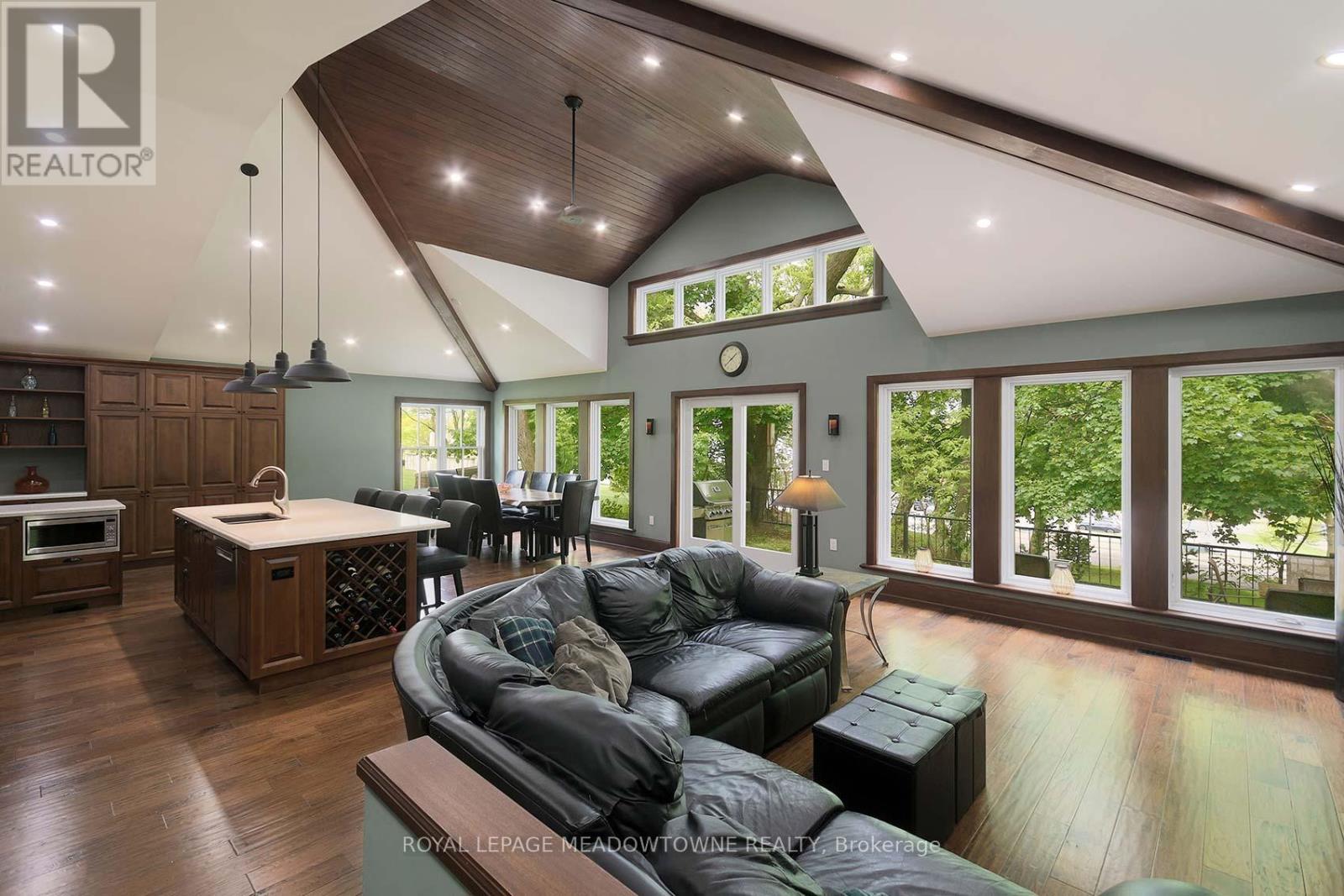 307b Queen Street S, Mississauga, Ontario  L5M 1L9 - Photo 5 - W12586524