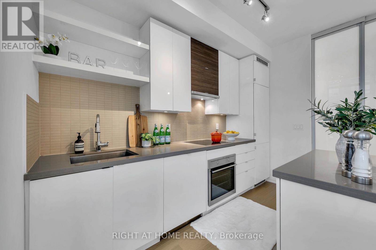 59 Annie Craig Drive, Toronto, Ontario  M9V 0C5 - Photo 17 - W12586570