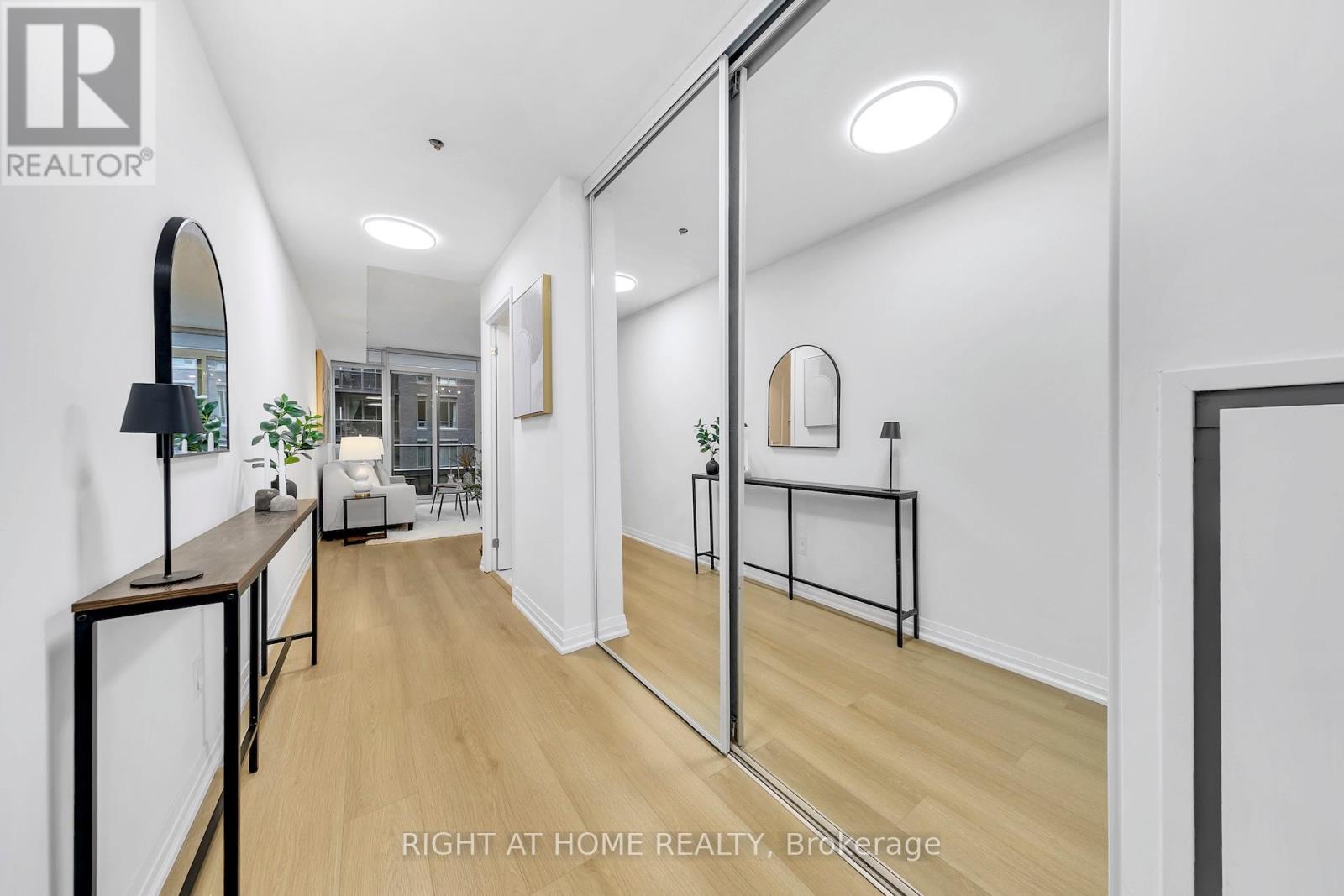 59 Annie Craig Drive, Toronto, Ontario  M9V 0C5 - Photo 5 - W12586570