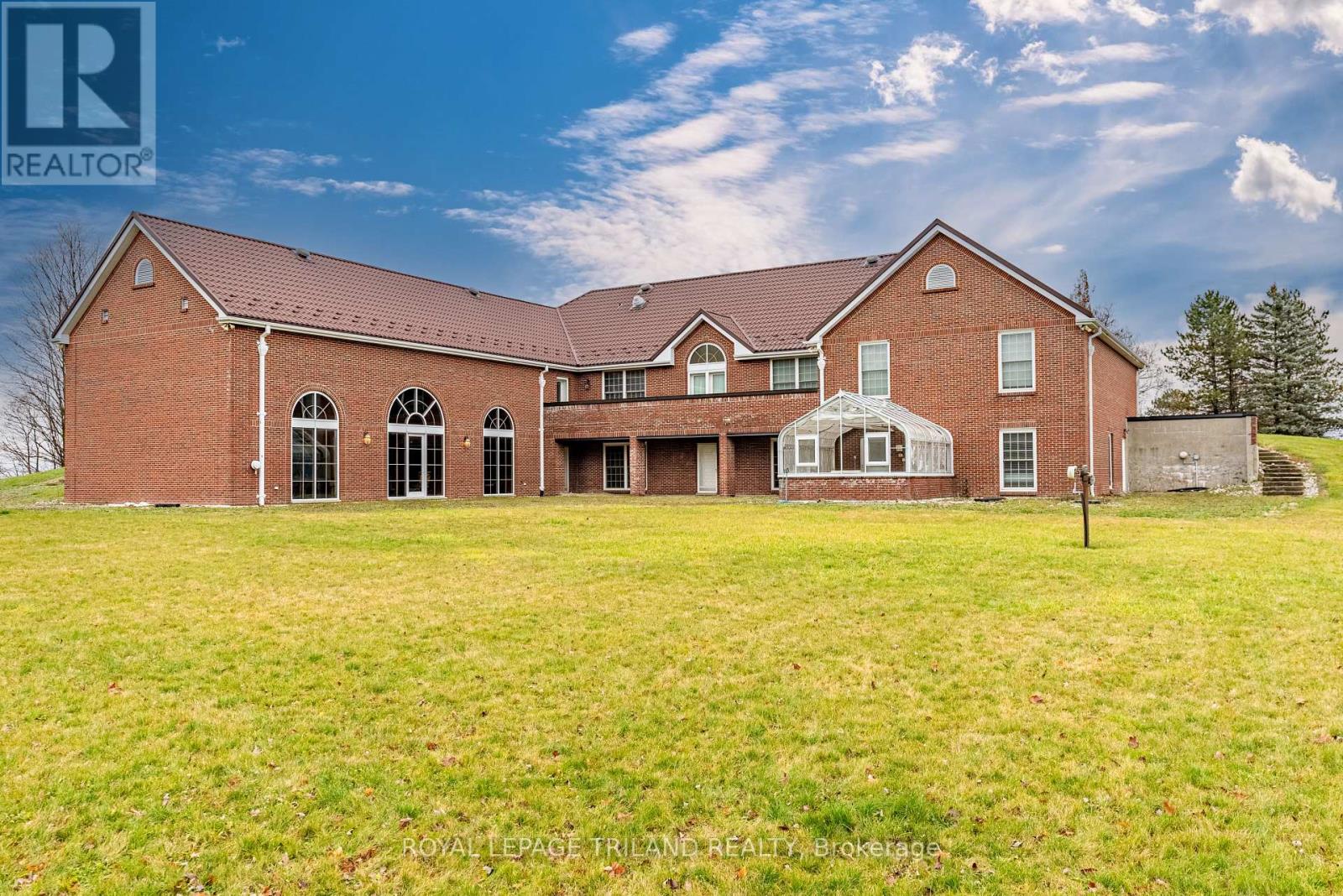 2643 Old Victoria Road, London South, Ontario  N6M 1B8 - Photo 4 - X12586652