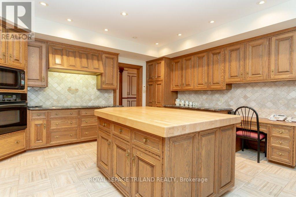 2643 Old Victoria Road, London South, Ontario  N6M 1B8 - Photo 9 - X12586652