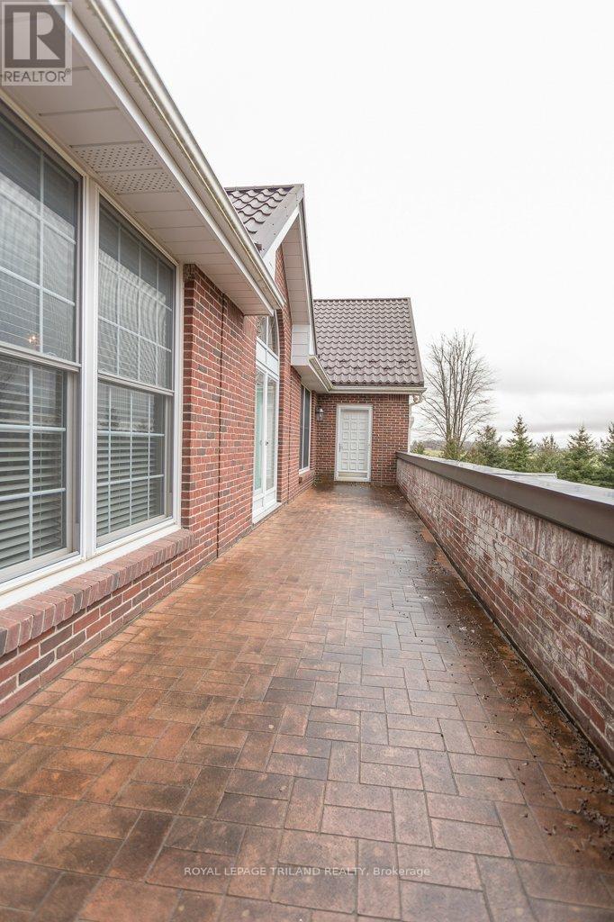 2643 Old Victoria Road, London South, Ontario  N6M 1B8 - Photo 30 - X12586654