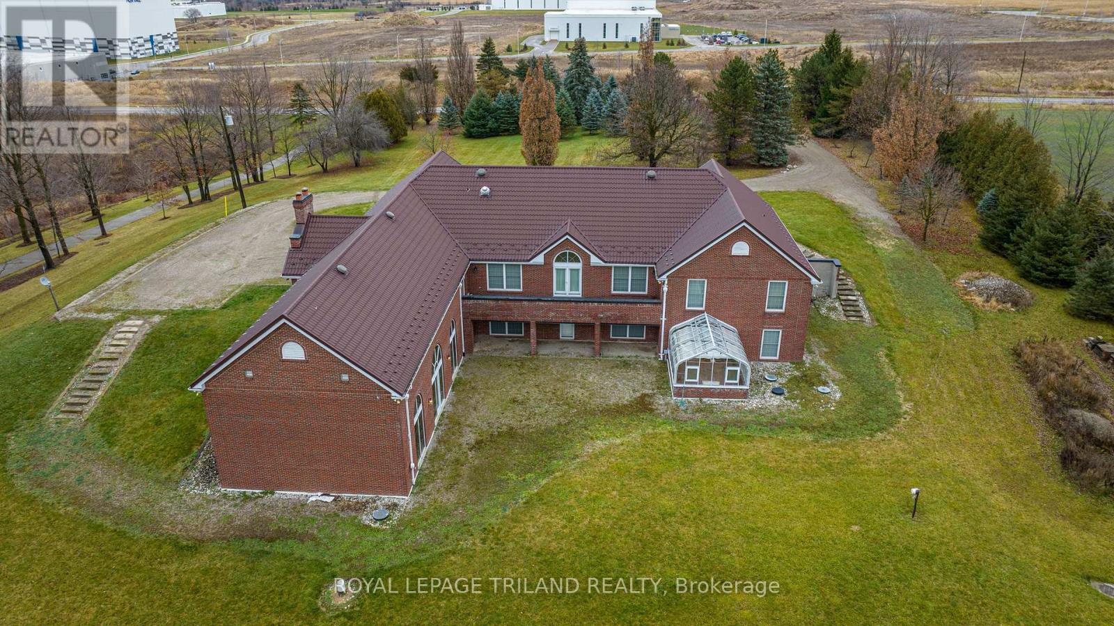 2643 Old Victoria Road, London South, Ontario  N6M 1B8 - Photo 4 - X12586654