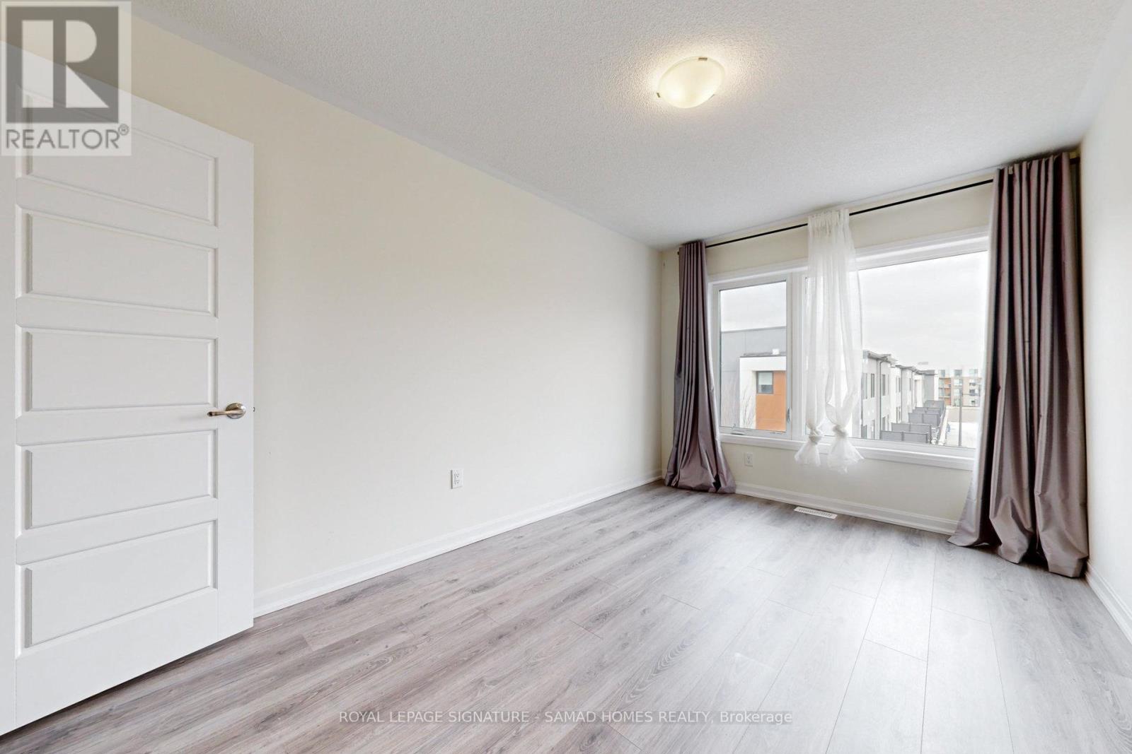 3 - 98 Huguenot Road, Oakville, Ontario  L6H 0X3 - Photo 35 - W12583606