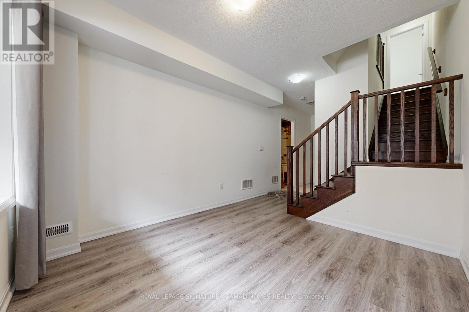 3 - 98 Huguenot Road, Oakville, Ontario  L6H 0X3 - Photo 39 - W12583606