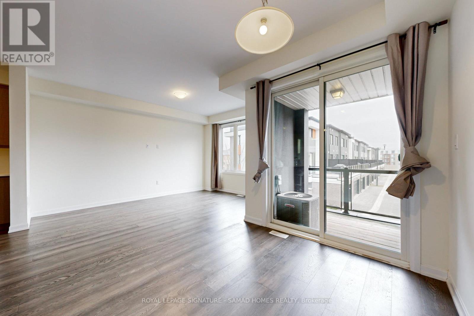 3 - 98 Huguenot Road, Oakville, Ontario  L6H 0X3 - Photo 9 - W12583606