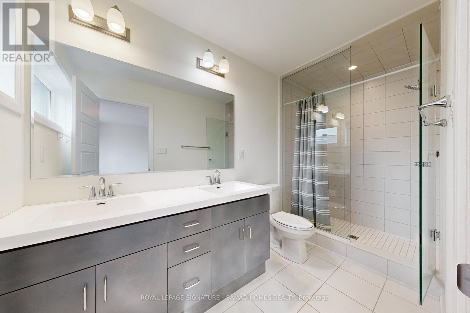 3 - 98 Huguenot Road, Oakville, Ontario  L6H 0X3 - Photo 26 - W12583606