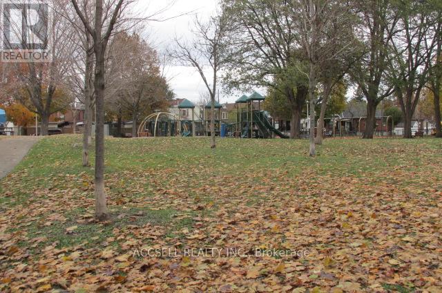 5 Gillespie Avenue, Toronto, Ontario  M6N 2Y5 - Photo 10 - W12585760