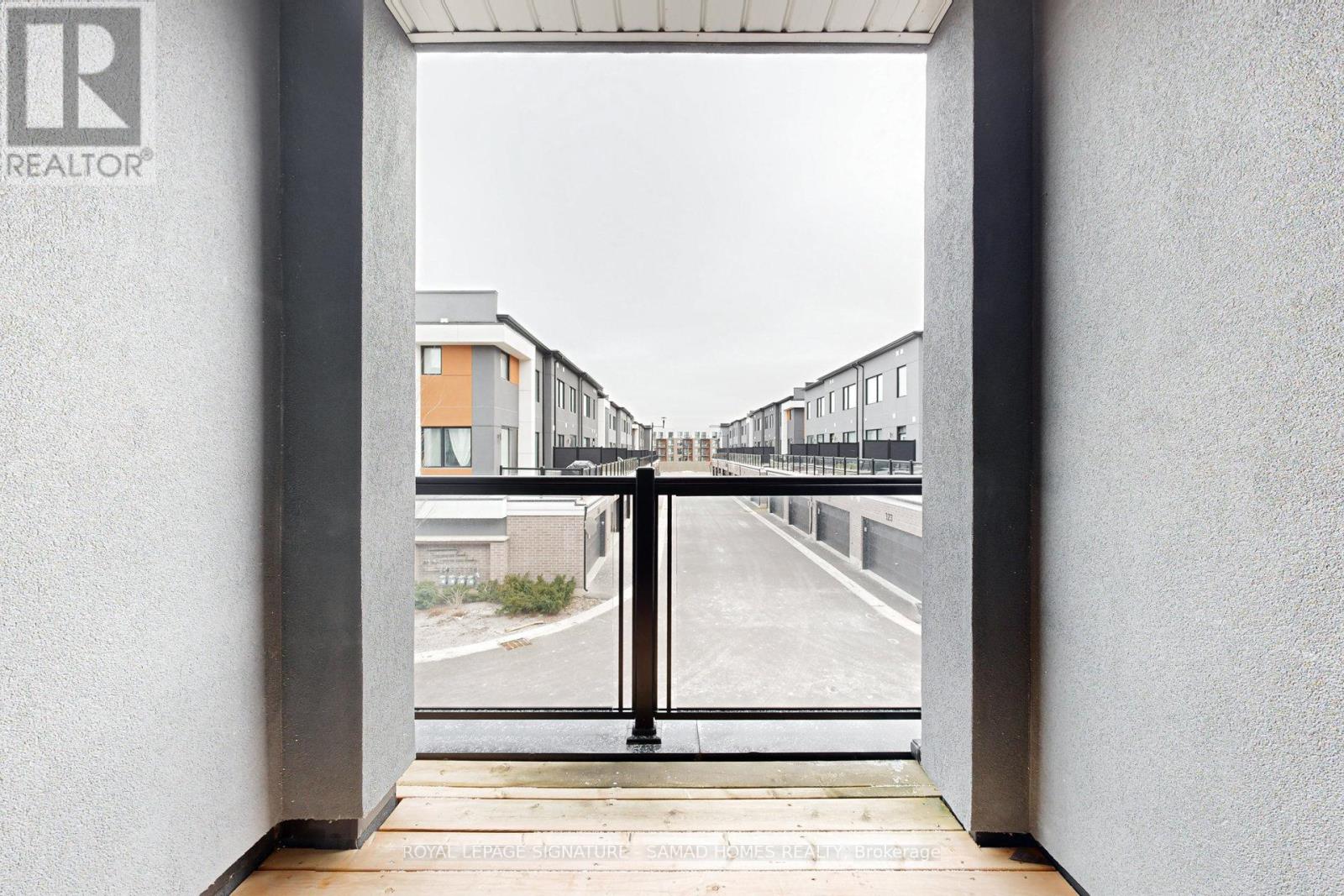 3 - 98 Huguenot Road, Oakville, Ontario  L6H 0X3 - Photo 11 - W12583606