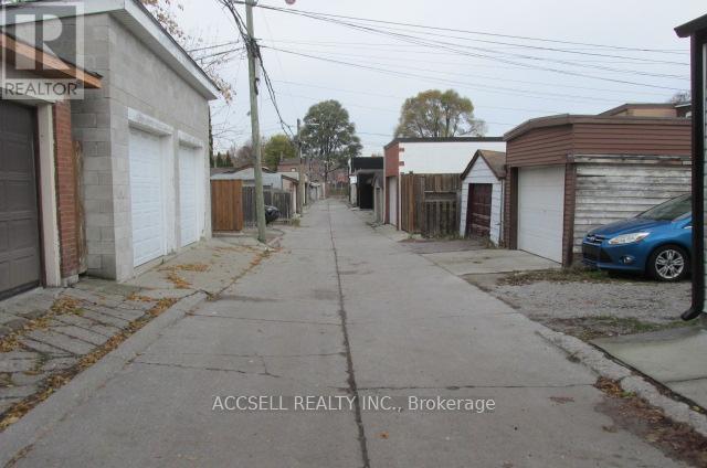 5 Gillespie Avenue, Toronto, Ontario  M6N 2Y5 - Photo 4 - W12585760