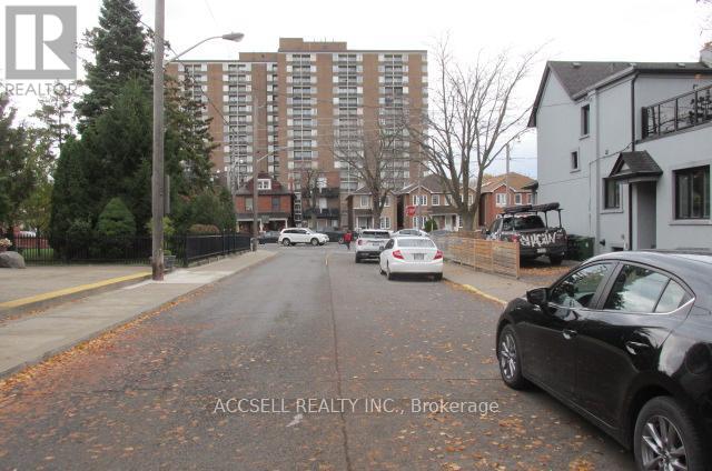 5 Gillespie Avenue, Toronto, Ontario  M6N 2Y5 - Photo 8 - W12585760