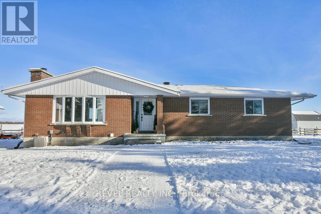 2104 Jaguar Drive, Timmins, Ontario P4N 7C3 - Photo 2 - T12586636