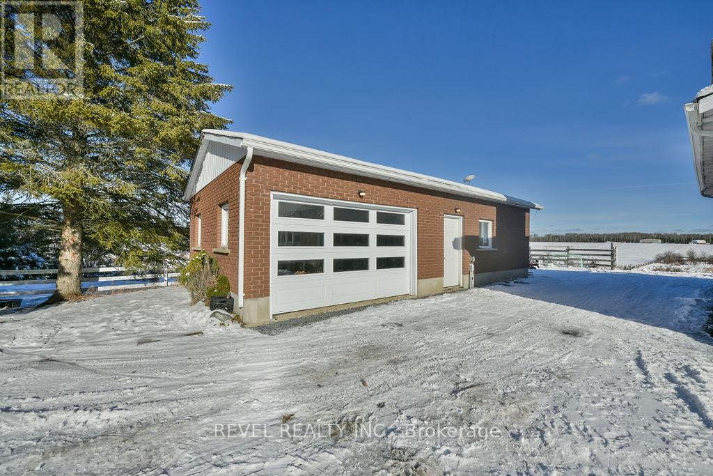 2104 Jaguar Drive, Timmins, Ontario P4N 7C3 - Photo 3 - T12586636