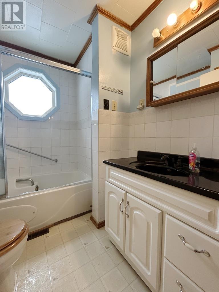 916-918 Victoria Avenue N, Fort Frances, Ontario  P9A 2E5 - Photo 17 - TB253576