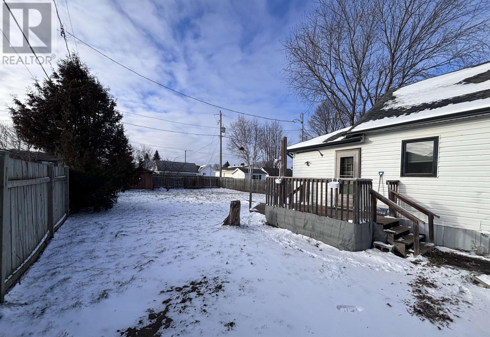 1343 Broadmore Ave, Thunder Bay, Ontario  P7E 2Y8 - Photo 2 - TB253579