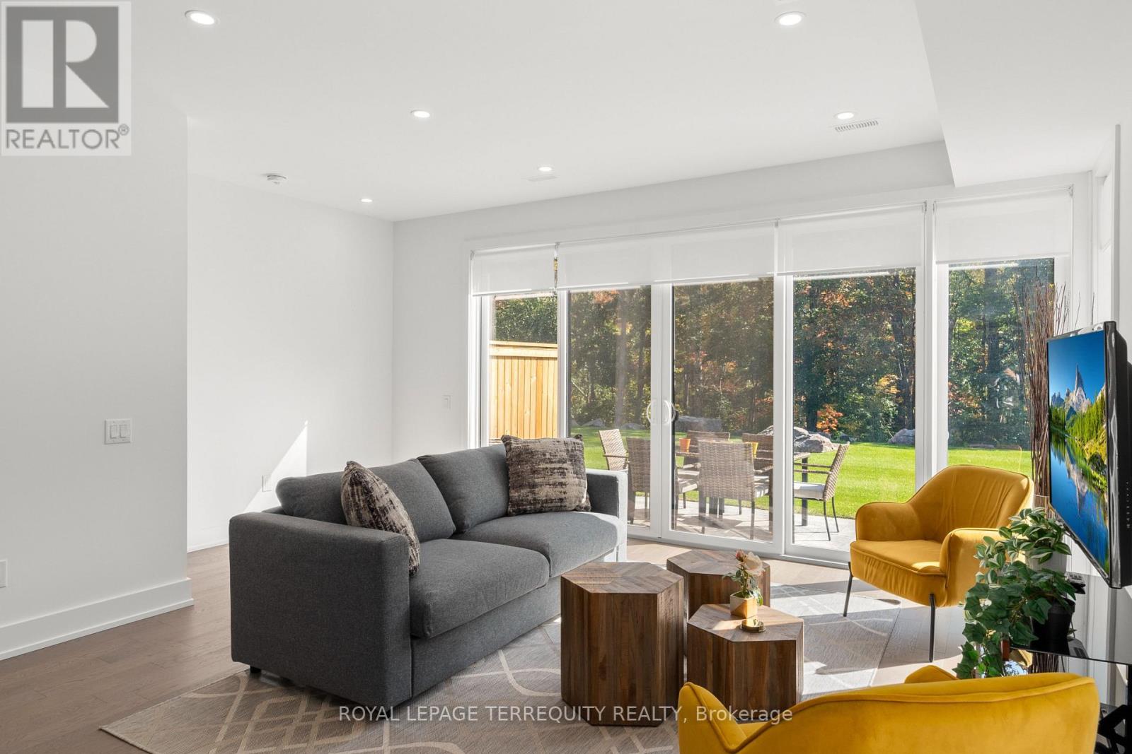 43 Rockmount Crescent, Gravenhurst, Ontario  P1P 0A6 - Photo 11 - X12586506