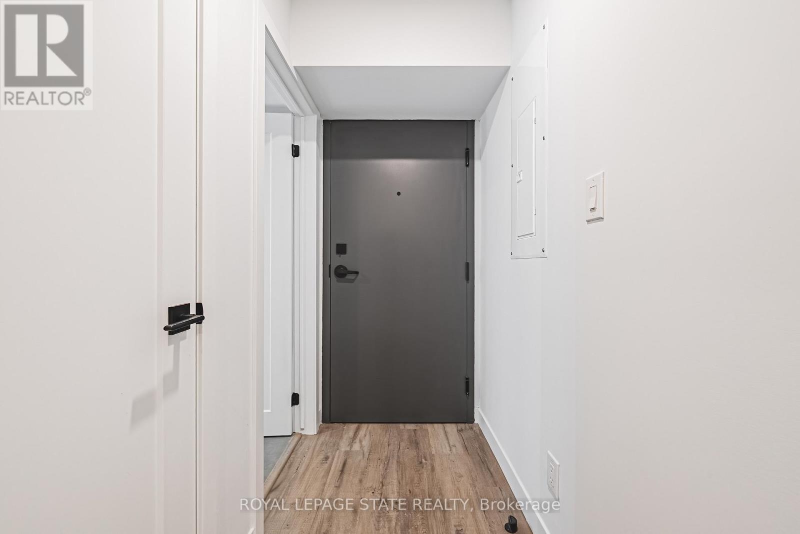 105 - 555 Sanatorium Road, Hamilton, Ontario  L9C 2B1 - Photo 3 - X12586560