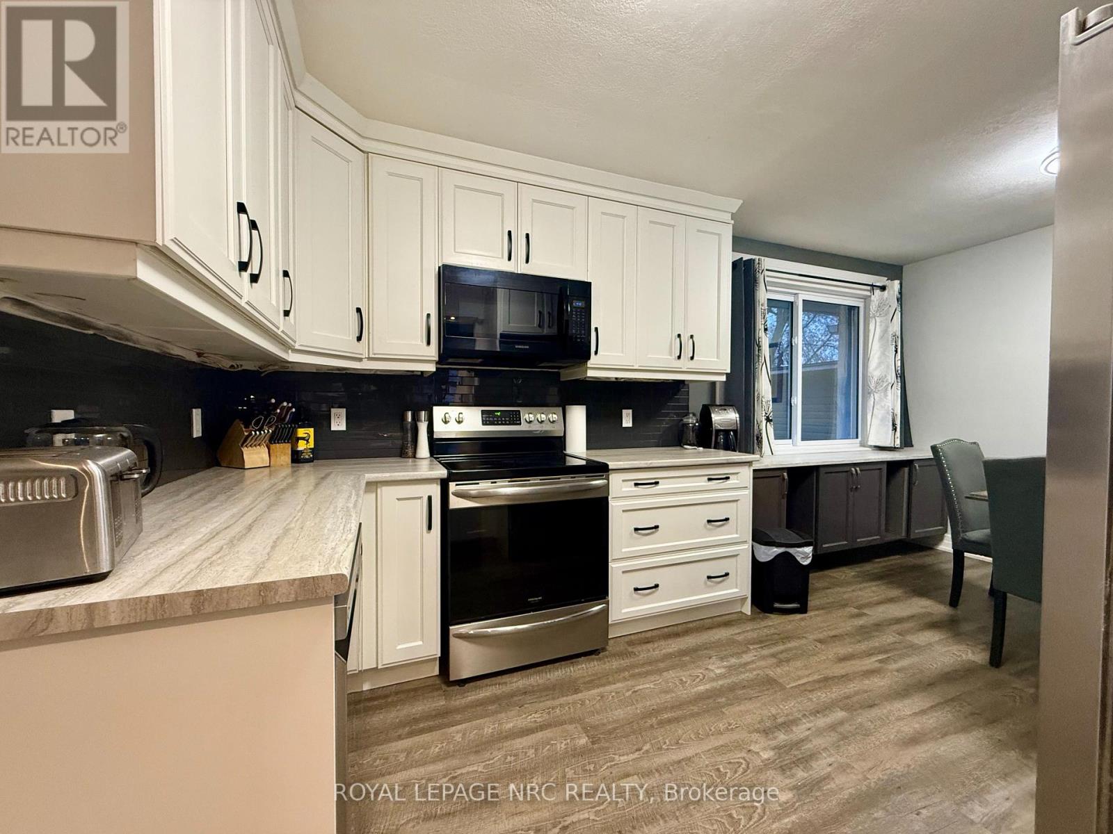 798 Parkdale Avenue, Fort Erie, Ontario  L2A 5B6 - Photo 8 - X12577622