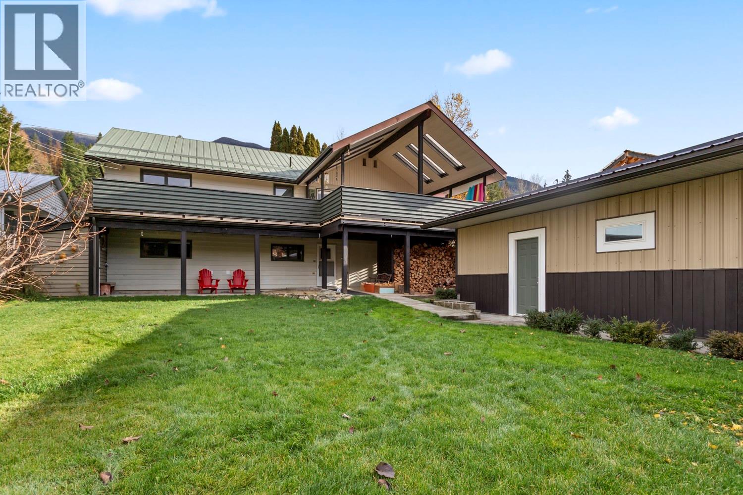 1629 Ainsworth Avenue, Riondel, British Columbia V0B 2B0 - Photo 3 - 10368735