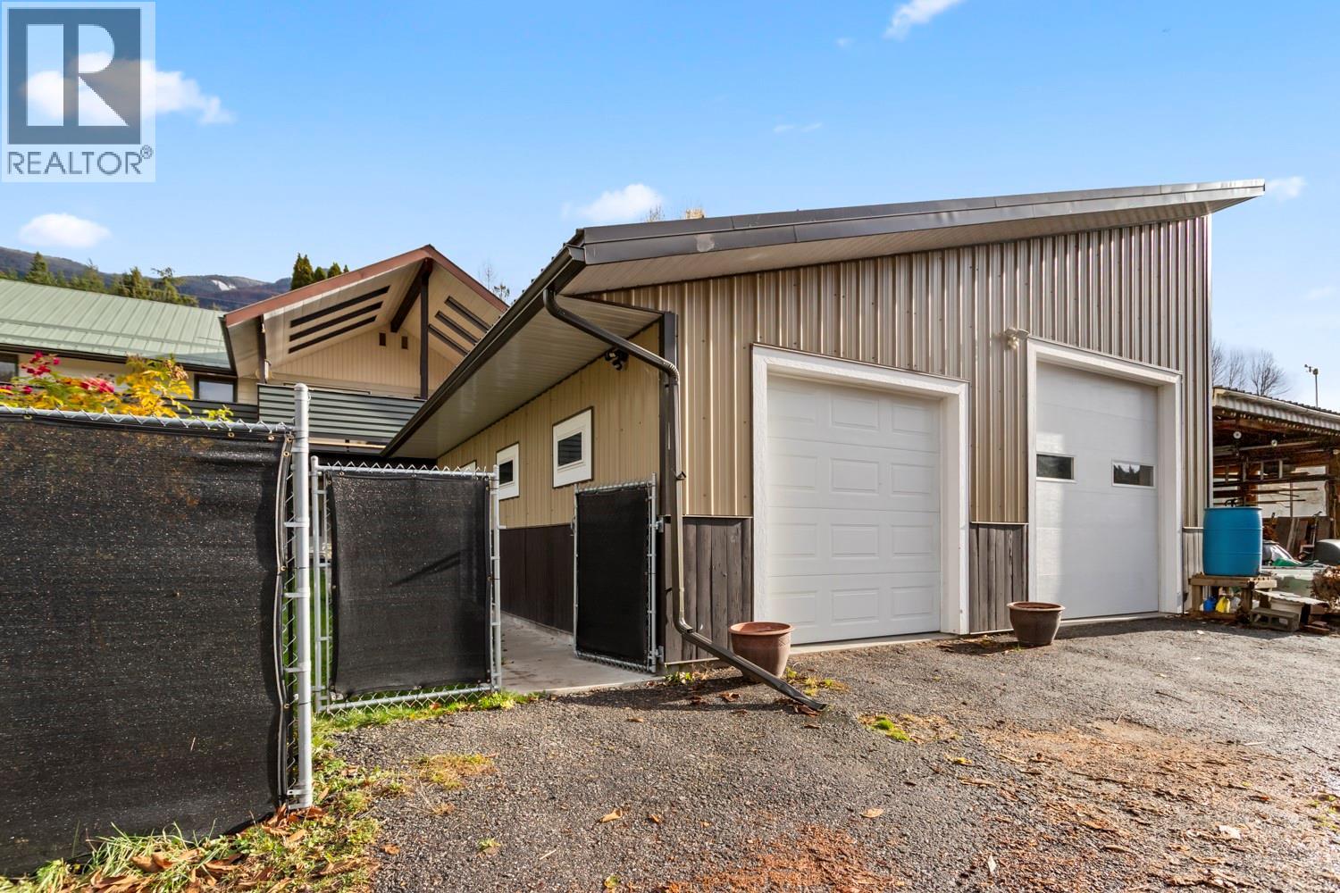 1629 Ainsworth Avenue, Riondel, British Columbia V0B 2B0 - Photo 4 - 10368735