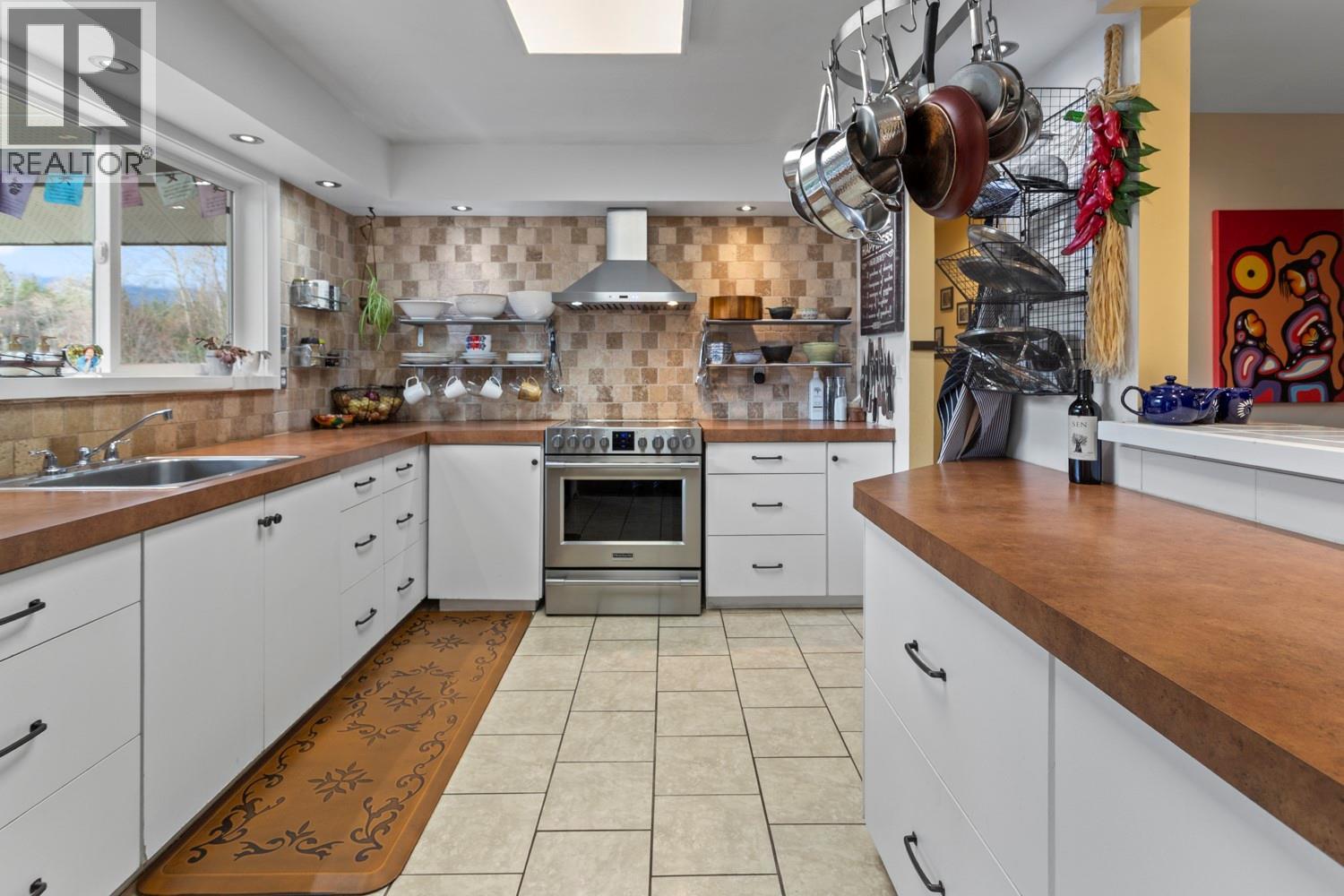 1629 Ainsworth Avenue, Riondel, British Columbia V0B 2B0 - Photo 5 - 10368735