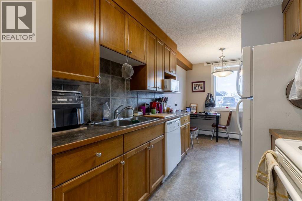 R101, 2004 13 Avenue N, Lethbridge, Alberta  T1H 5B1 - Photo 9 - A2272843