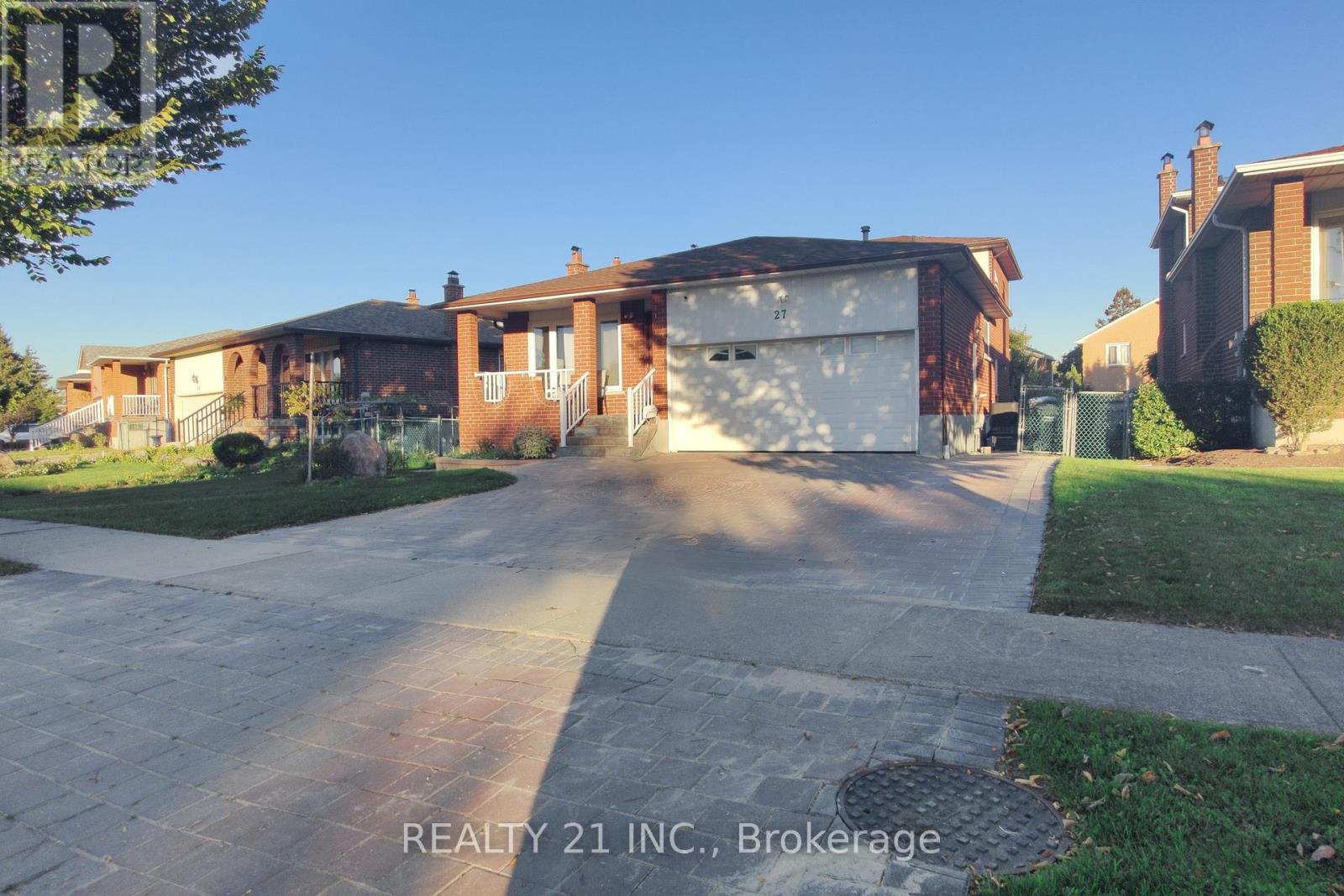 27 JARDINE STREET, Brampton, Ontario