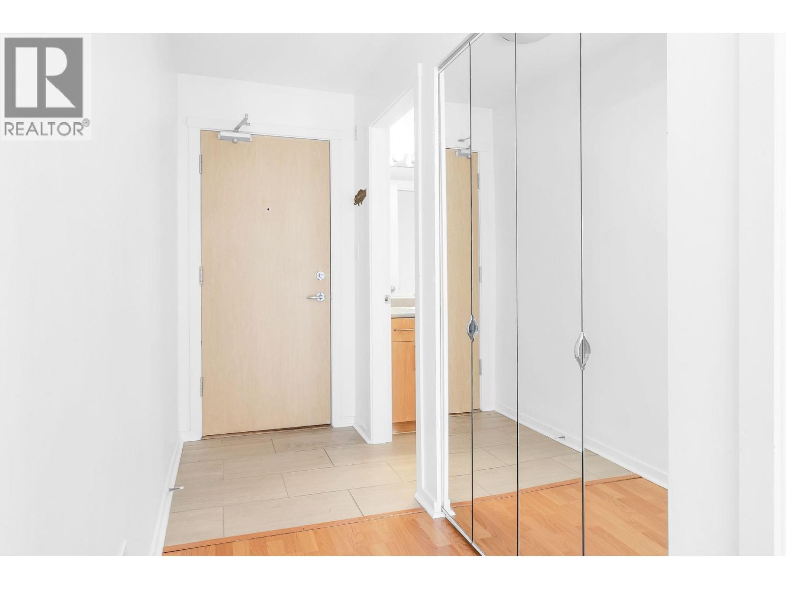 201 3142 John´s Street, Port Moody, British Columbia  V3H 5E5 - Photo 5 - R3065205