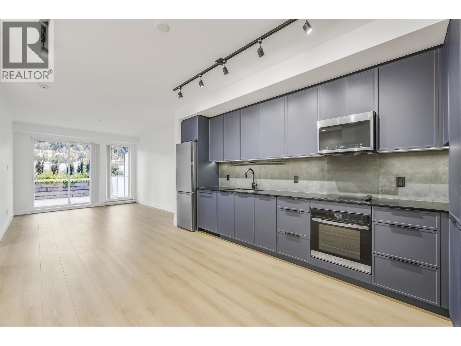 203 3075 Murrey Street, Port Moody, British Columbia  V3H 0N9 - Photo 2 - R3062783