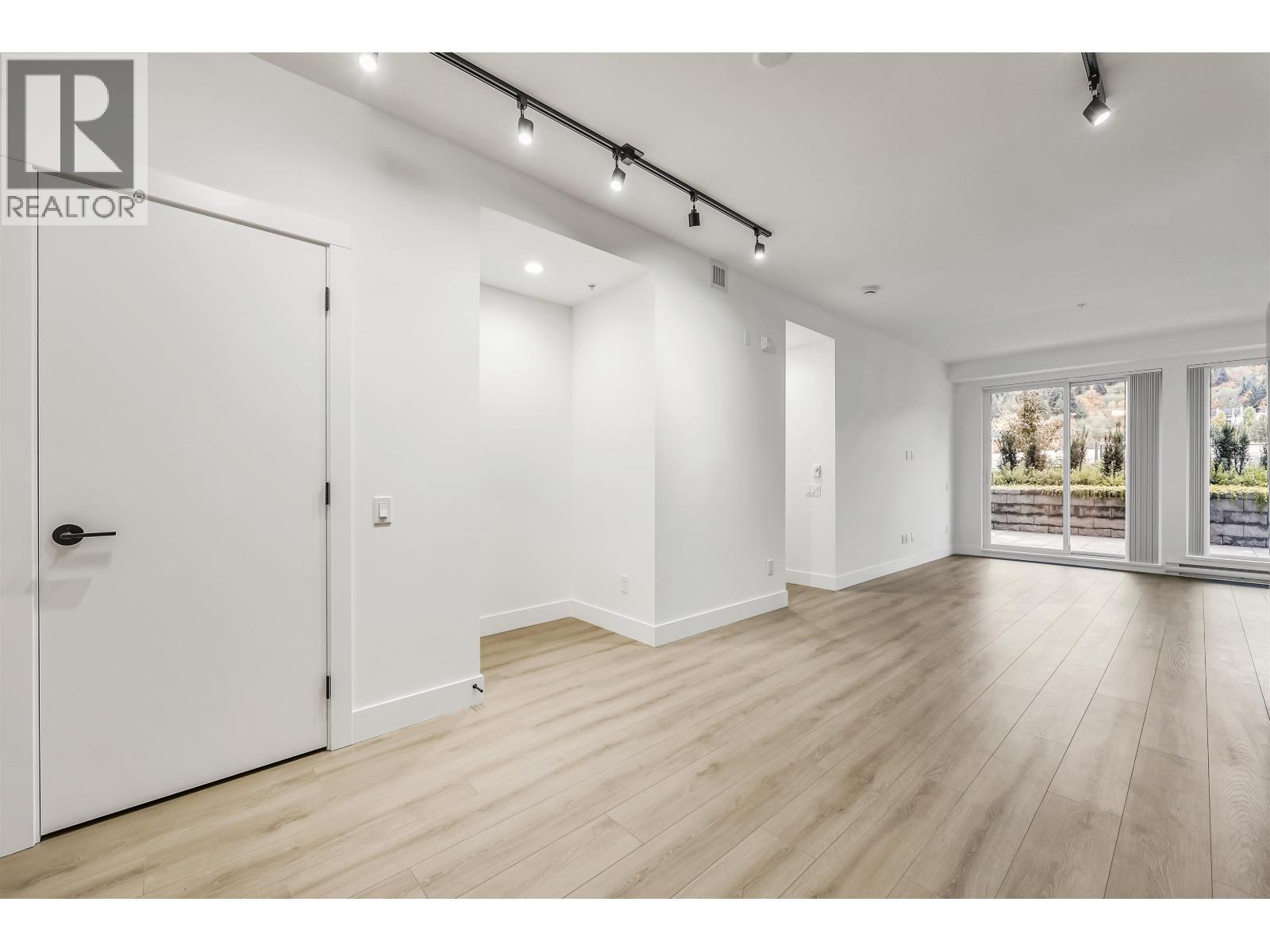 203 3075 Murrey Street, Port Moody, British Columbia  V3H 0N9 - Photo 3 - R3062783