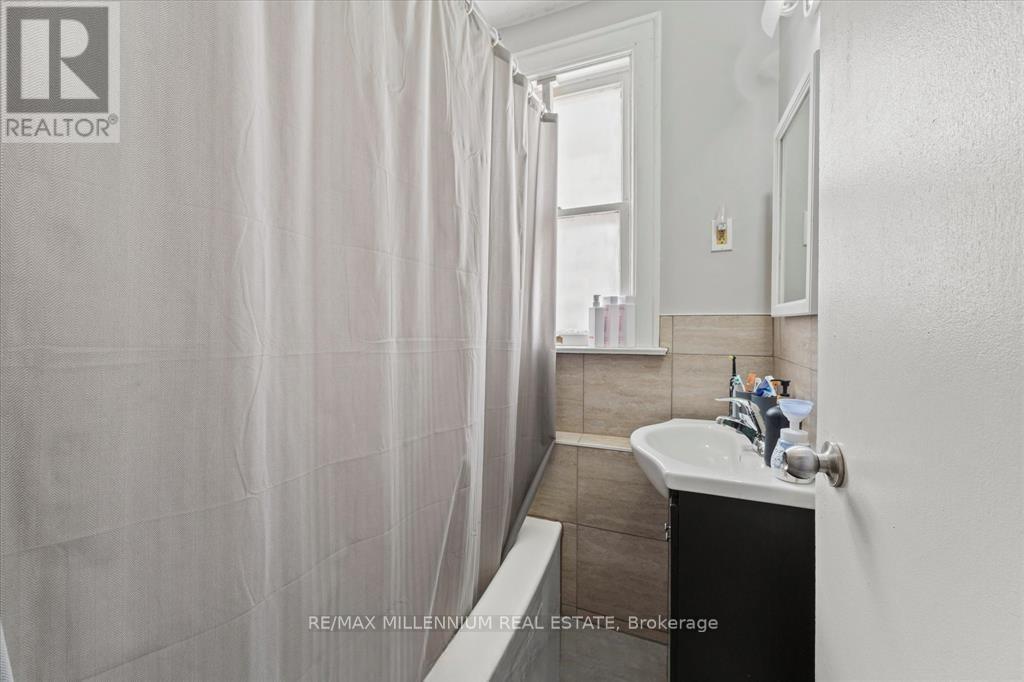 124-130 Elm Avenue, Windsor, Ontario  N9A 5G8 - Photo 13 - X12443248