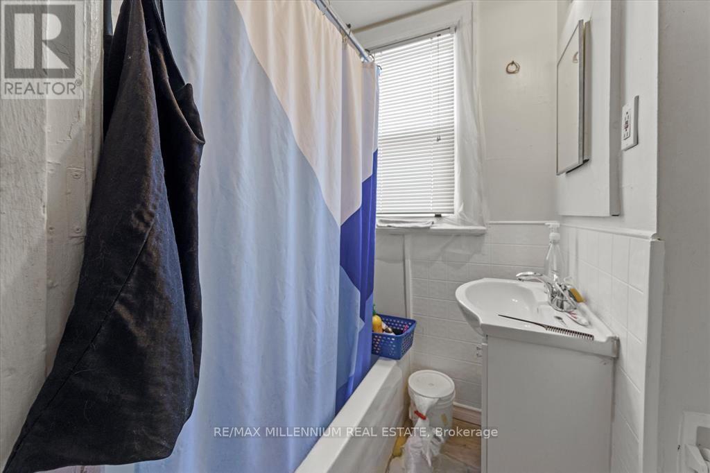 124-130 Elm Avenue, Windsor, Ontario  N9A 5G8 - Photo 23 - X12443248