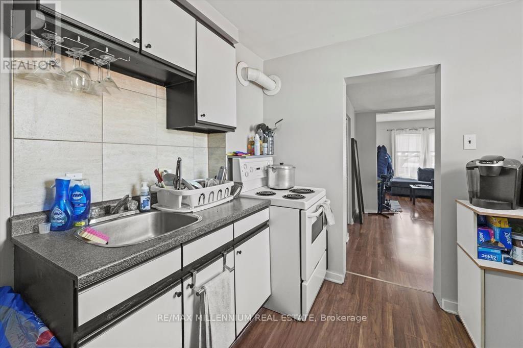 124-130 Elm Avenue, Windsor, Ontario  N9A 5G8 - Photo 12 - X12443248