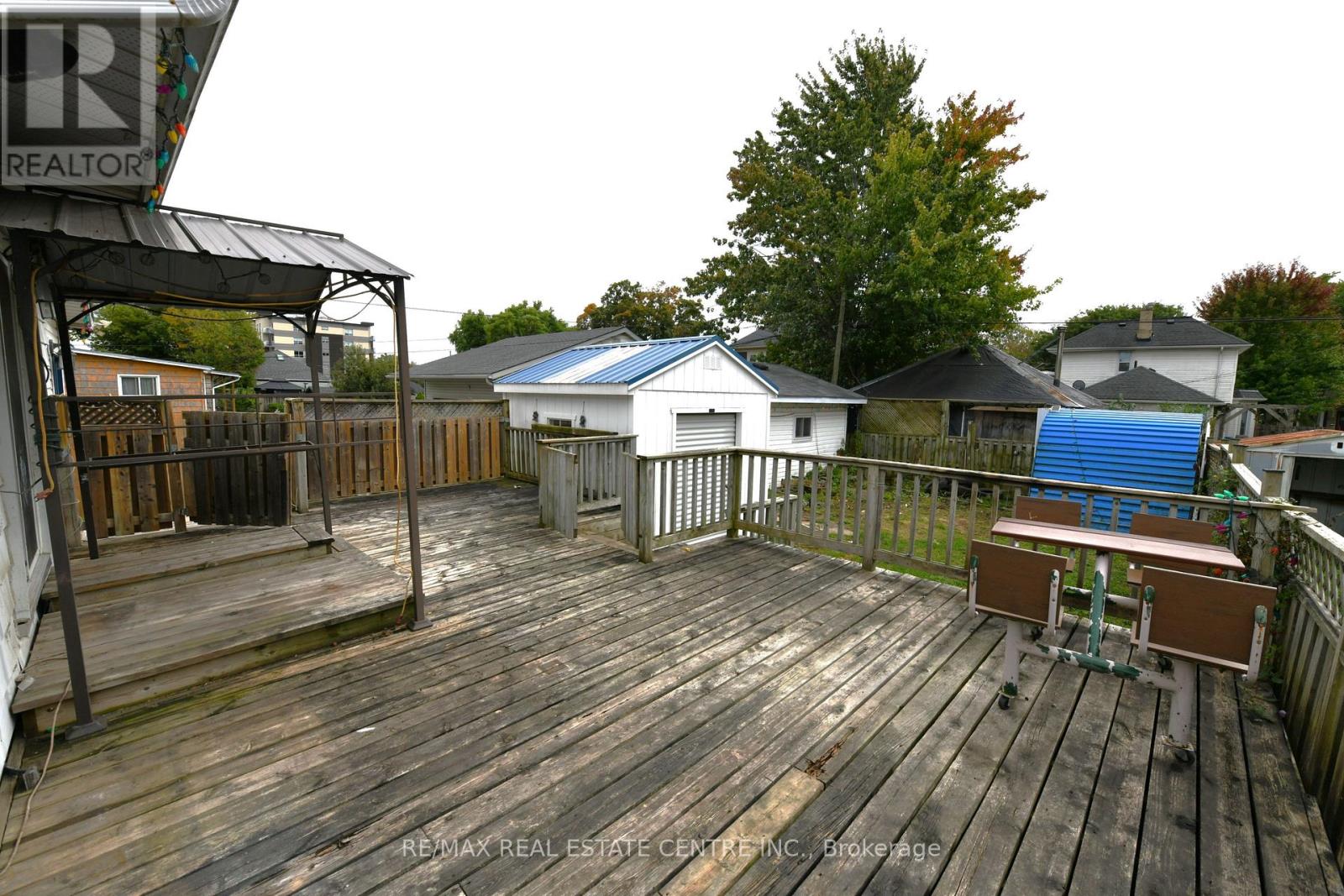 274 Wellington Street, St. Thomas, Ontario  N5R 2S8 - Photo 4 - X12541950